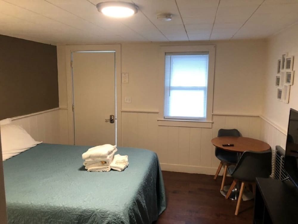 Room Deals for Herring Run Motel and Cabins, Buzzards Bay starting at