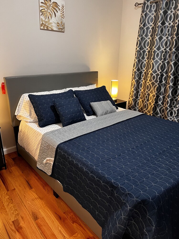 SPRINGVIEW HOMES 12MINS FROM EWR & 3 MINS FROM UNIVERSITY HOSPITAL