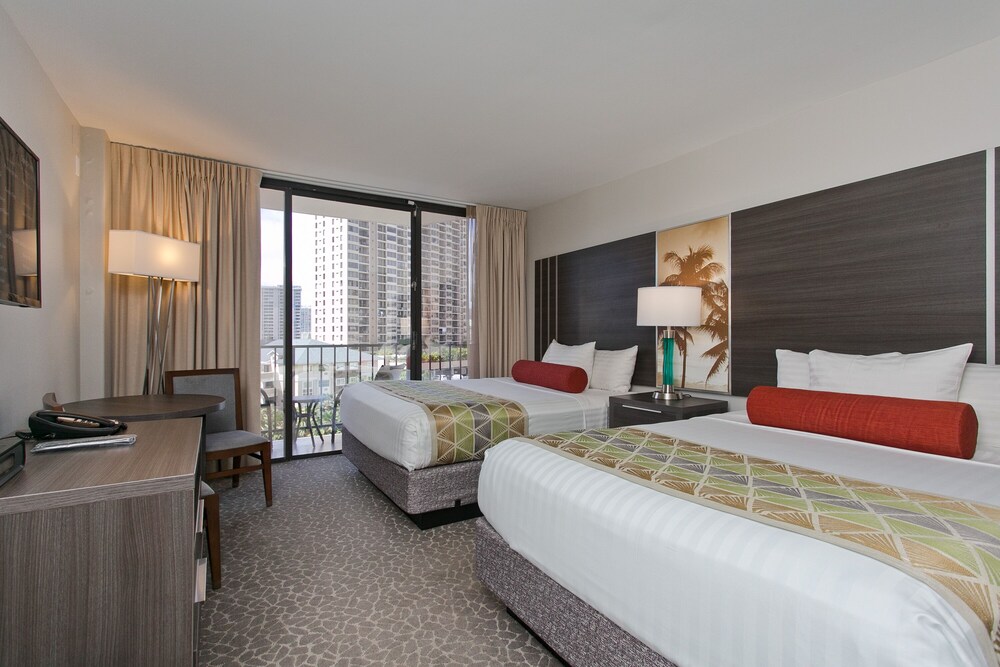 Two comfy Queen beds at The palms Waikiki Pool & Lanai Honolulu Vrbo