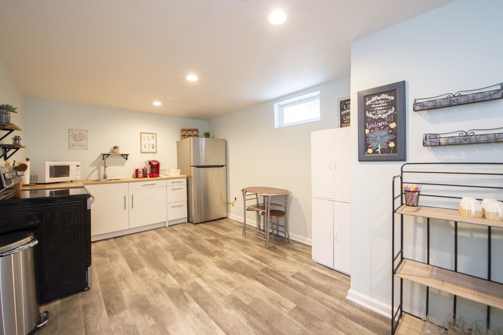 Spacious modern family home near downtown Indy! Indianapolis Vrbo