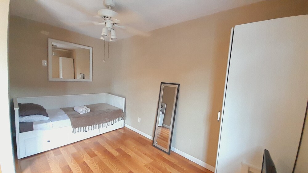 1 Bedroom House 8 minutes from downtown Houston Vrbo