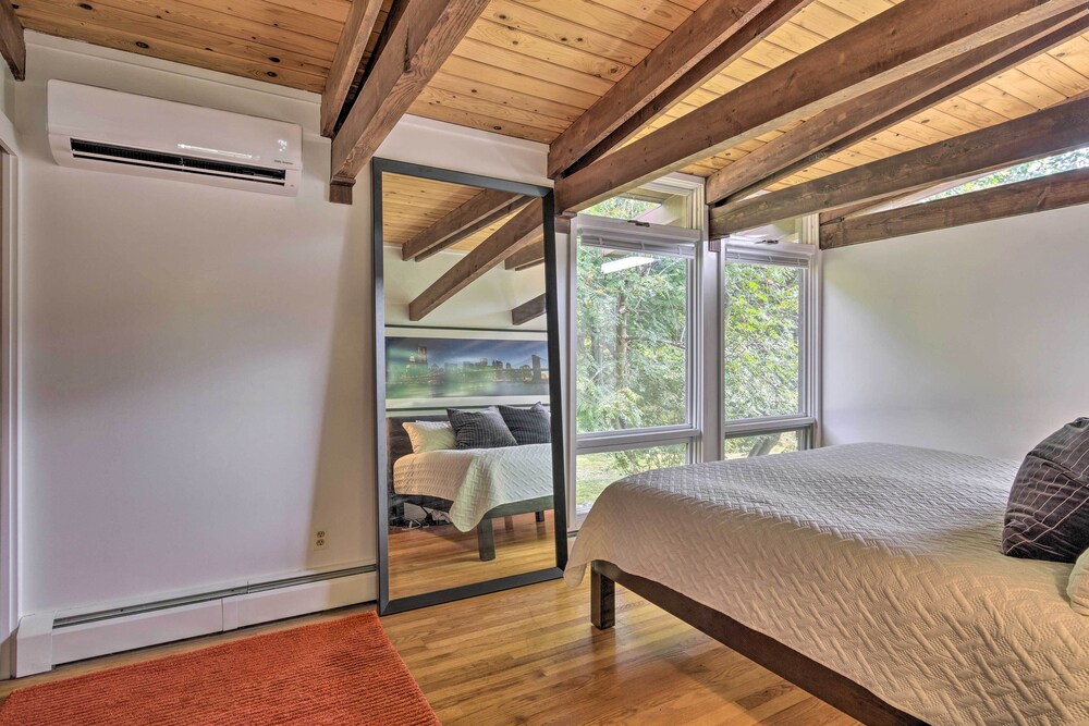 ster Home w/ Golf Simulator on 2 Acres! Penfield Vrbo