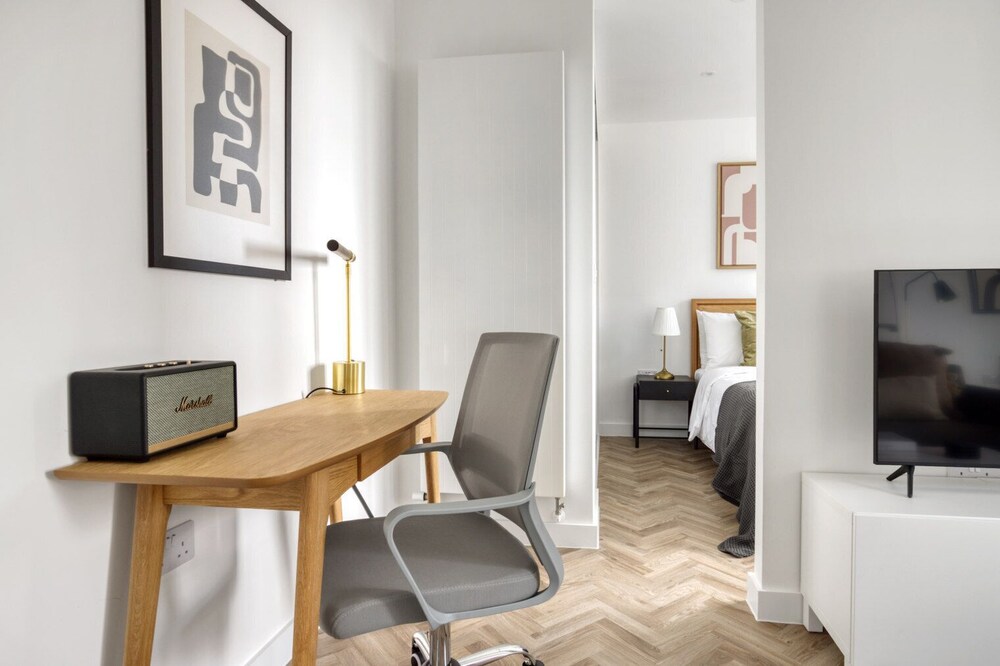 New Build Bromley by Bow Studio w/ Concierge, nr Shops, by Blueground