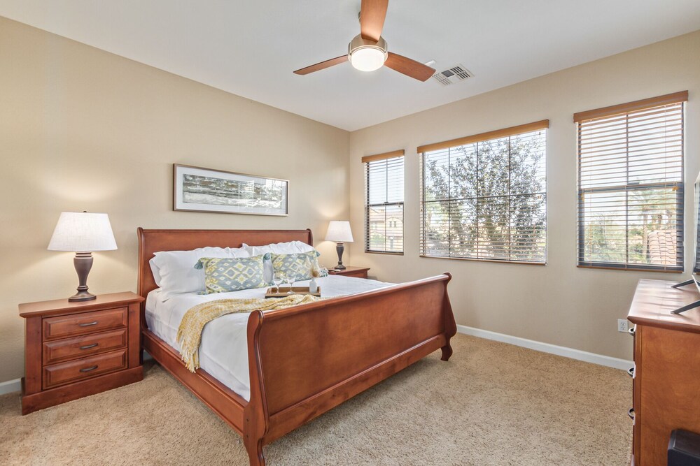 Fulton Ranch Town House! Heated Pool, Gym! 2 King Beds! 1 Dog Friendly! Chandler Vrbo