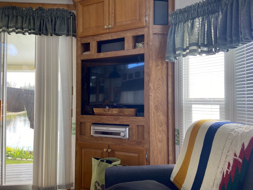 Boathouse Lakeside Cottage Cedarville Vrbo