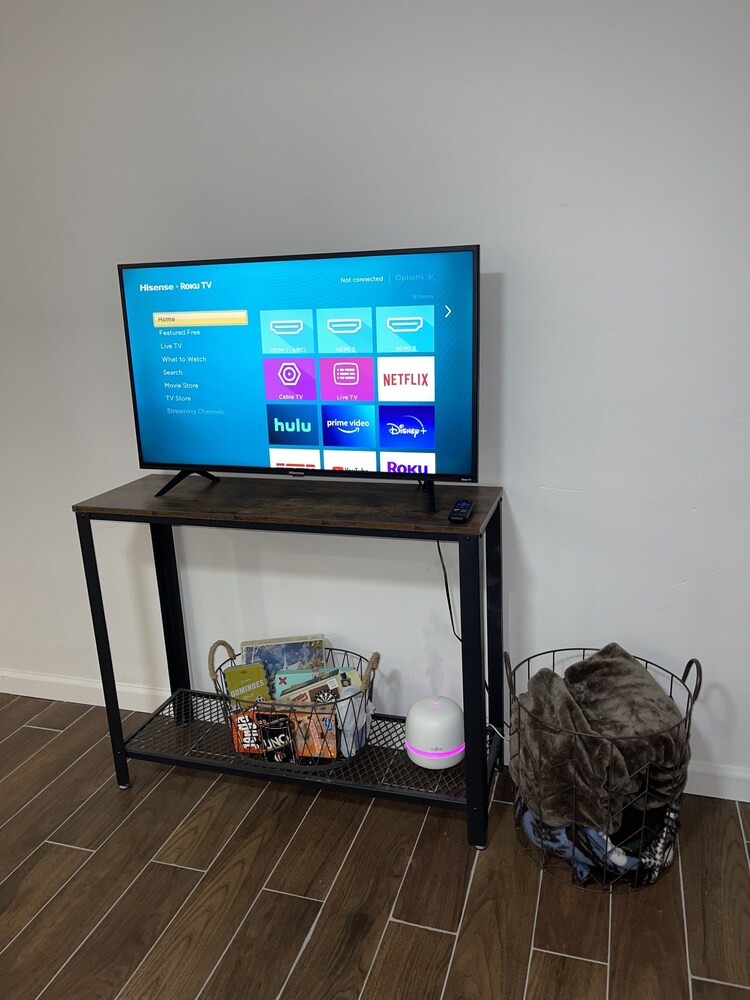 to "The Red Hideaway"! Live Oak Vrbo