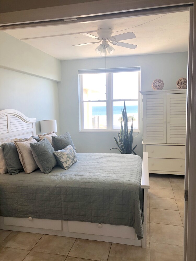 ** JAX Beach Ocean Front Condo with Amazing Views ** Jacksonville