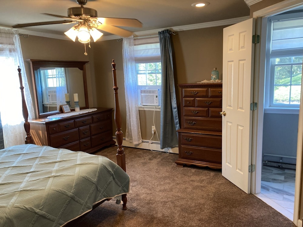 Family Friendly Home w/ Large 1 Acre Backyard & Decks Lancaster