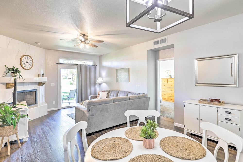 Glendale Condo w/ Golf Course Views & Pool Access Glendale Vrbo
