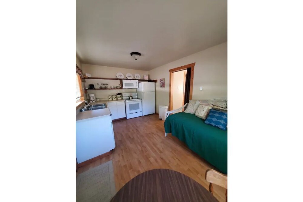 Private cabin at Noxon Creekside Motel Noxon Vrbo