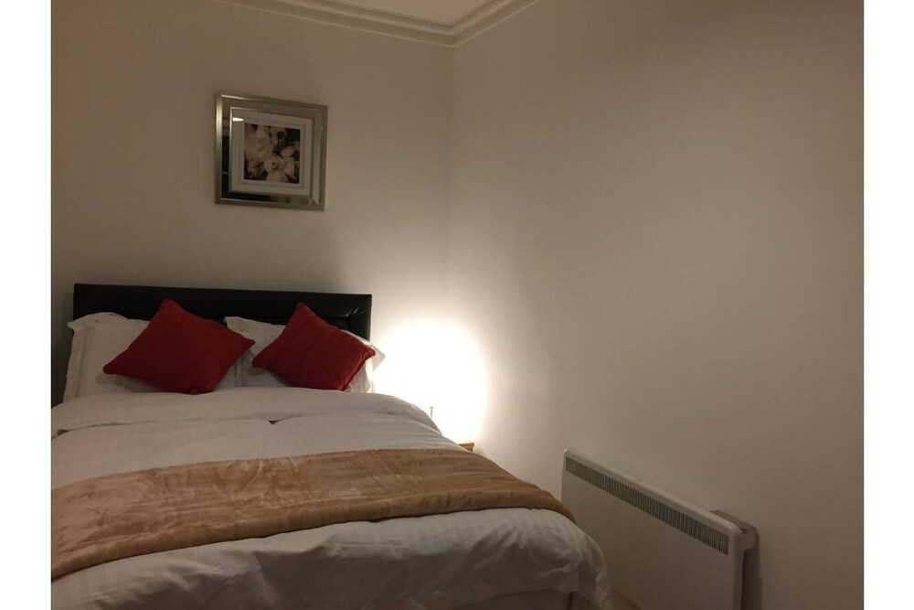 Beautiful 2 Bed Serviced Apartment in Dunbar Dunbar Vrbo