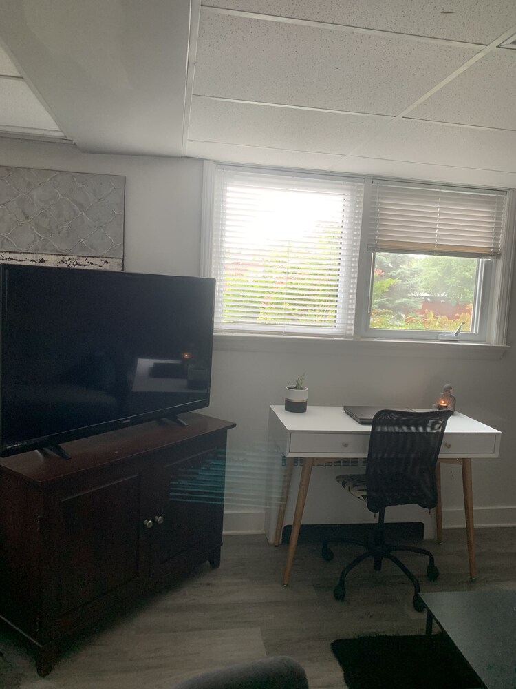 Cozy place away from home Sudbury Vrbo