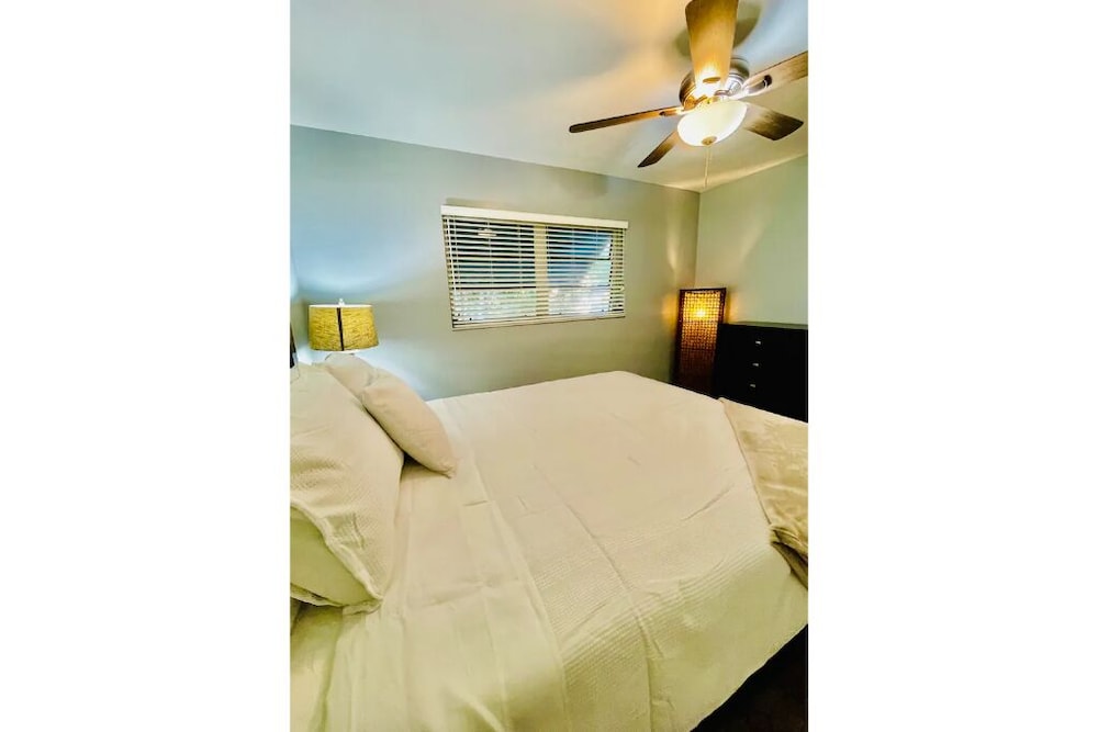 Wilton Manors house near beaches 2 BR large yard Fort Lauderdale Vrbo