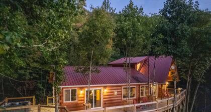 Stunning 2BR Cabin with Mountain Views