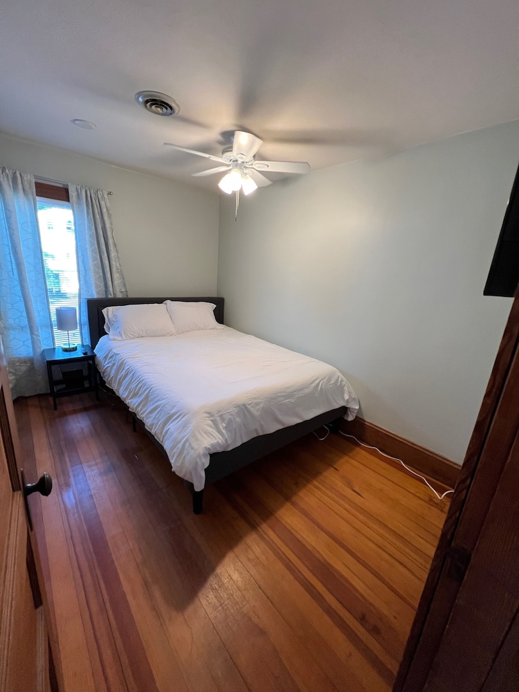 Stealing Time at OOB with a 8 minute walk to the Beach! Old Orchard