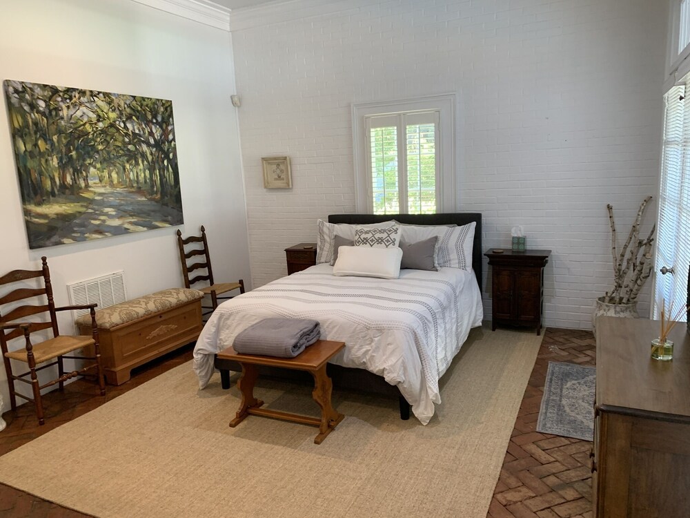 Private oasis on the grounds of Historic Ravenna Antebellum Mansion