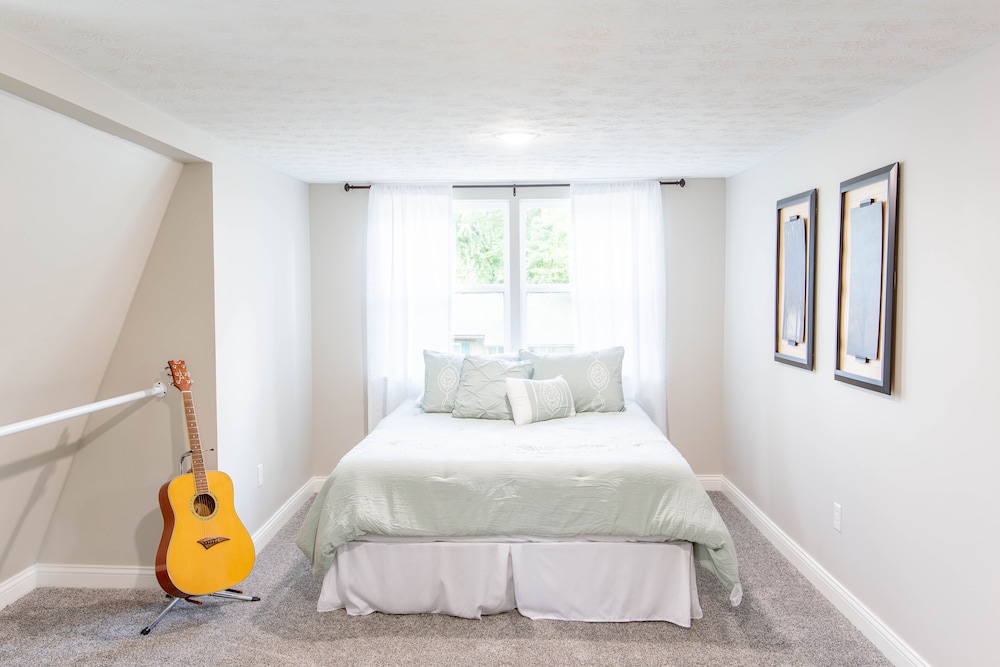 2 Min to Bourbon Trail, KFC Yum!, & Convention Center, 12 Min to Expo