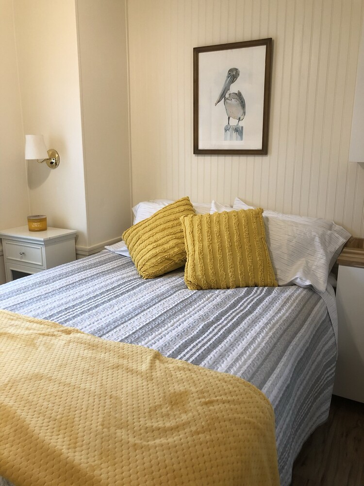 Looking for a six months stay, a week, a weekend (3 or more days)! YOUR