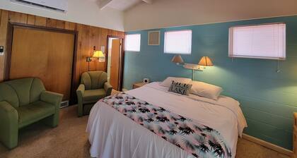 Tropical Resort & Marina on Lake Beresford