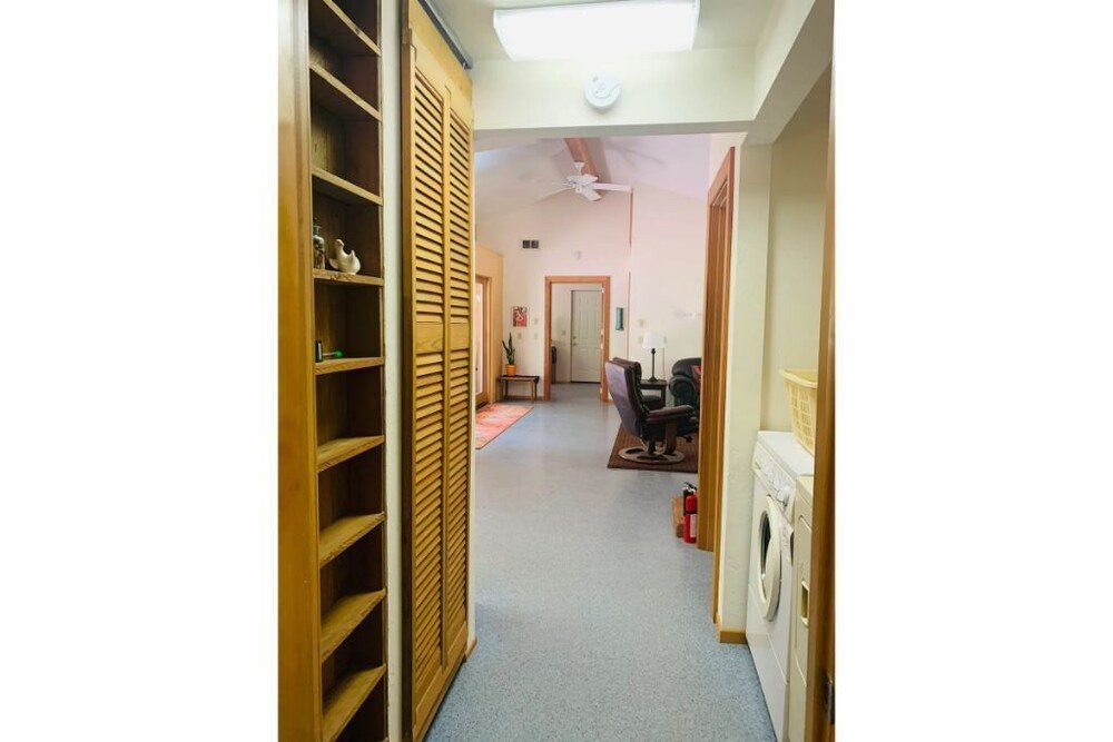 McKenzie Grapevine Hideaway—private mini villa McKenzie Bridge Vrbo