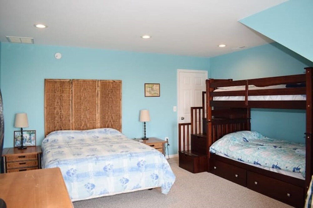 Mischievous MermaidWaterfront w/ Shared Dock Chincoteague Vrbo