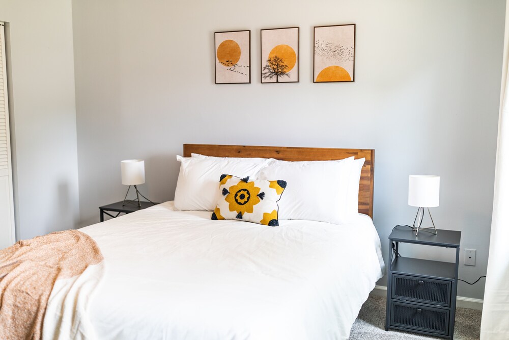 The Orange House Only 4 Minutes from LU Lynchburg Vrbo