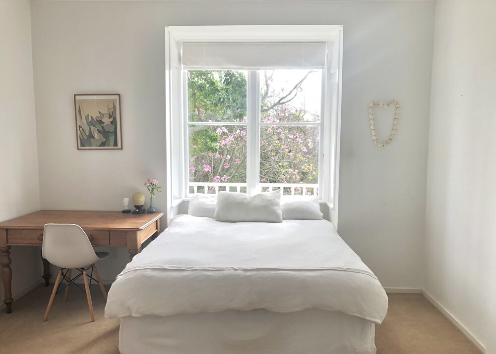 Ponsonby Grand Villa Family Friendly With Sunny Sea City Views ponsonby-grand-villa-family-friendly-with-sunny-sea-city-views