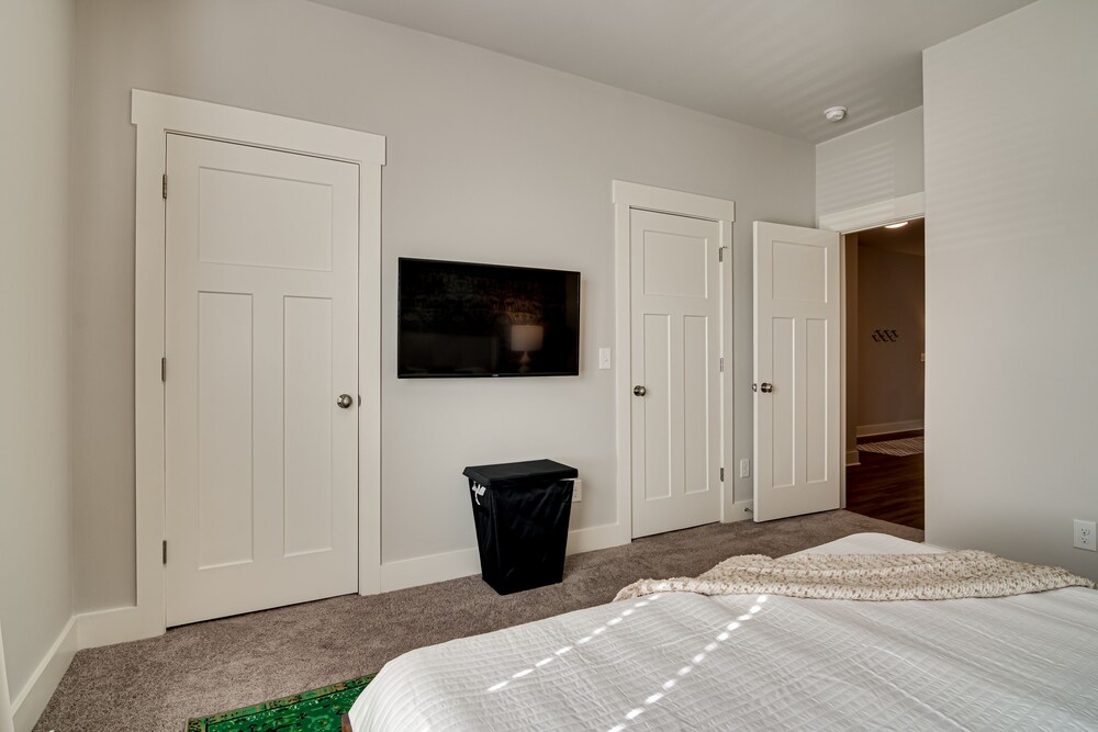 Upscale King Bed apartment outside Ft. Gordon Augusta Vrbo