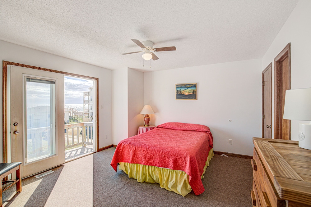 Dogfriendly home with ocean views, beach access, washer/dryer & central AC Topsail Beach Vrbo