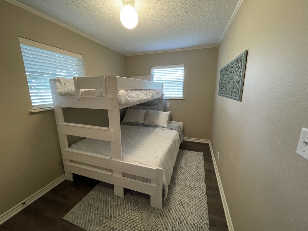 Charming farmhouse with amazing views! La Grange Vrbo