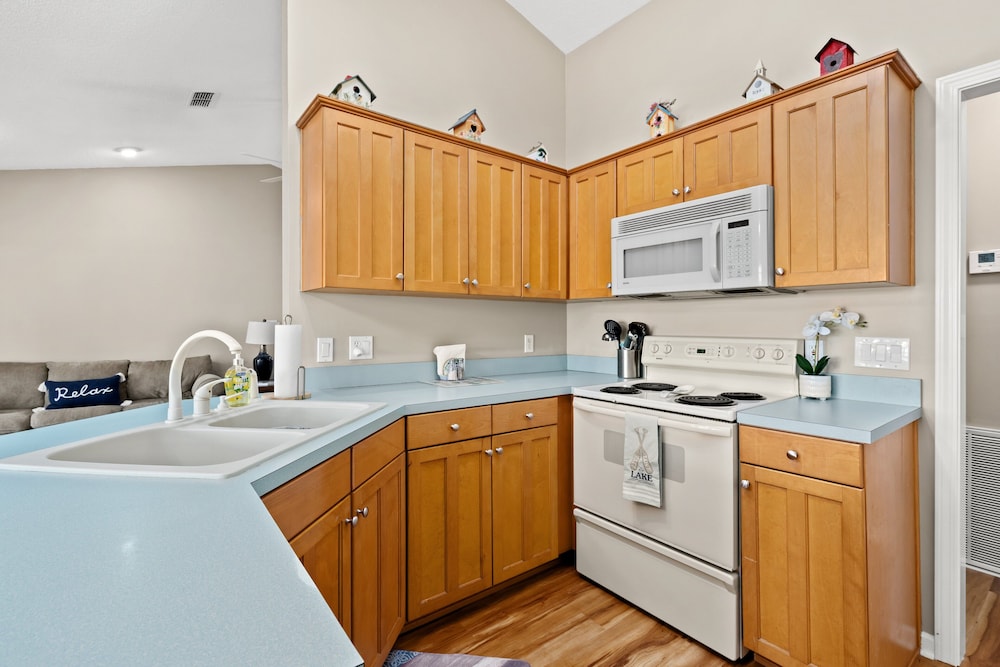 Florida Lake House on Silver Lake near Panama City Beach, FL & Marianna