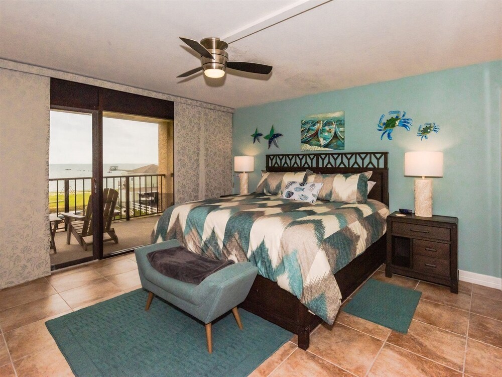 Turtle Cove Balcony Views, Pool + Hot Tub Access Rockport Vrbo