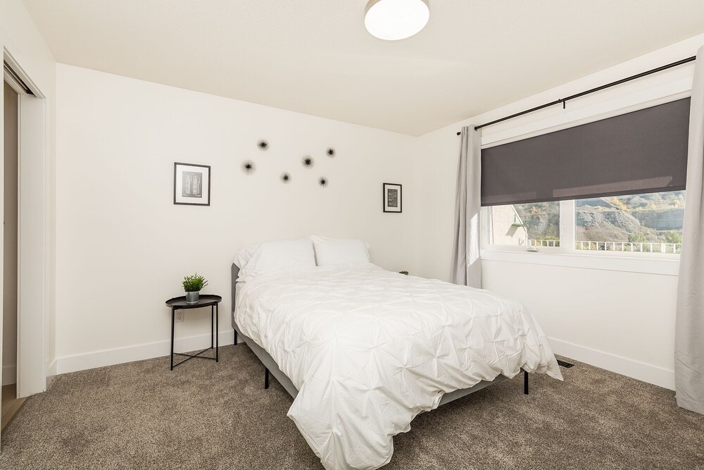 Upper 2 bed/2 bath Condo on Paradise Golf Course Lethbridge Vrbo