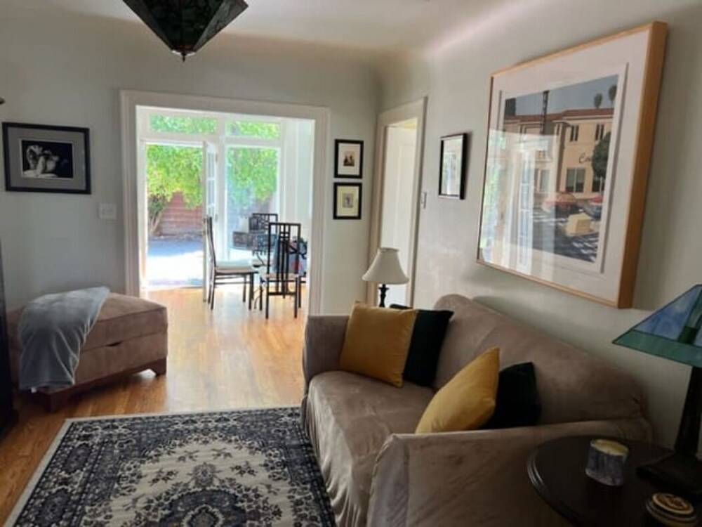 Larchmont Village BungalowPrivate & Pet Friendly Los Angeles Vrbo