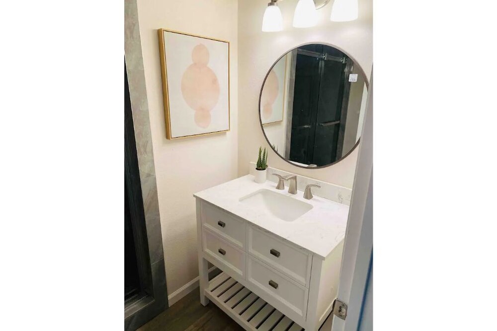 Stunning Studio with Pool, Gym and Golf Access Brownsville Vrbo