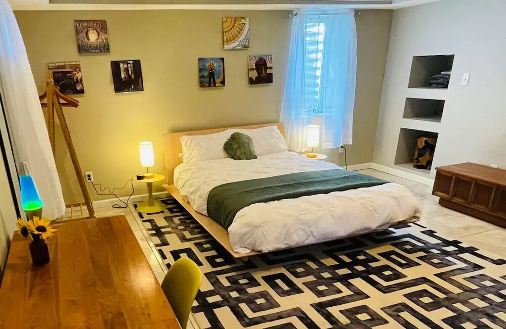 MidCentury Apple Blossom Suite! Westminster Vrbo