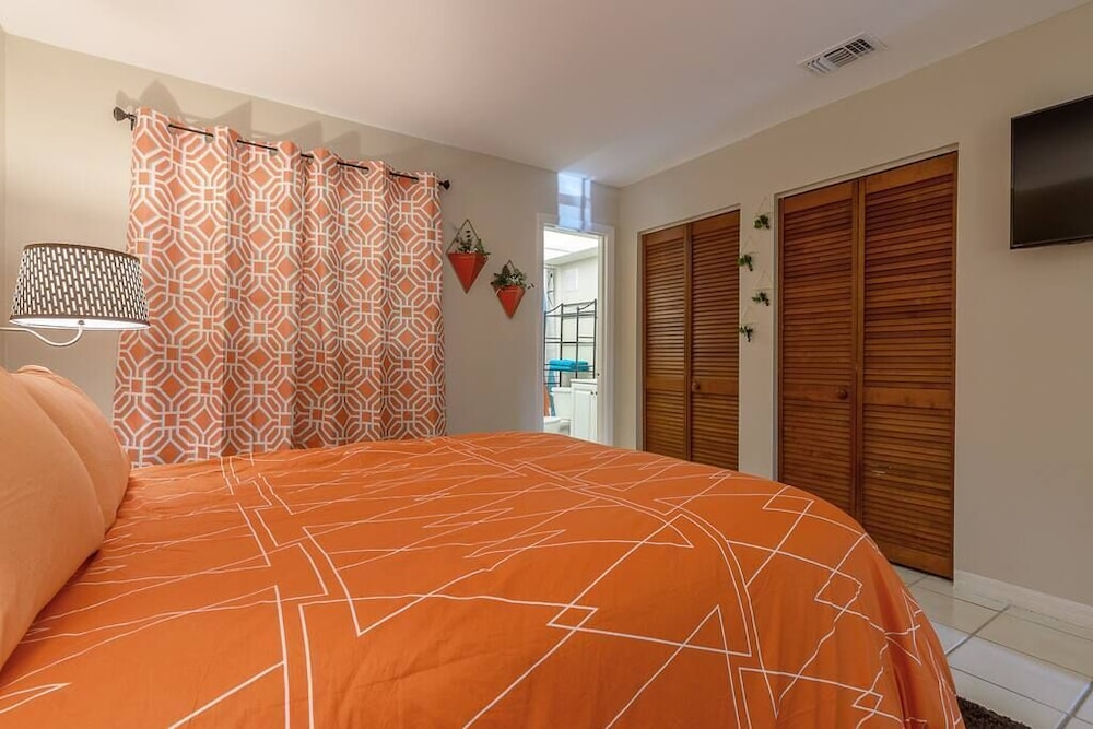 Fifties Flat MidCentury flat in heart of Brandon Brandon Vrbo