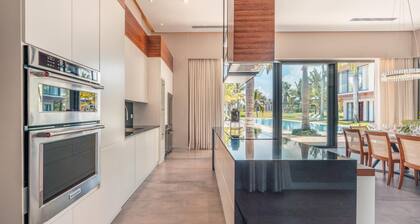 Feel at Home in This Wonderful Villa w Butler Included