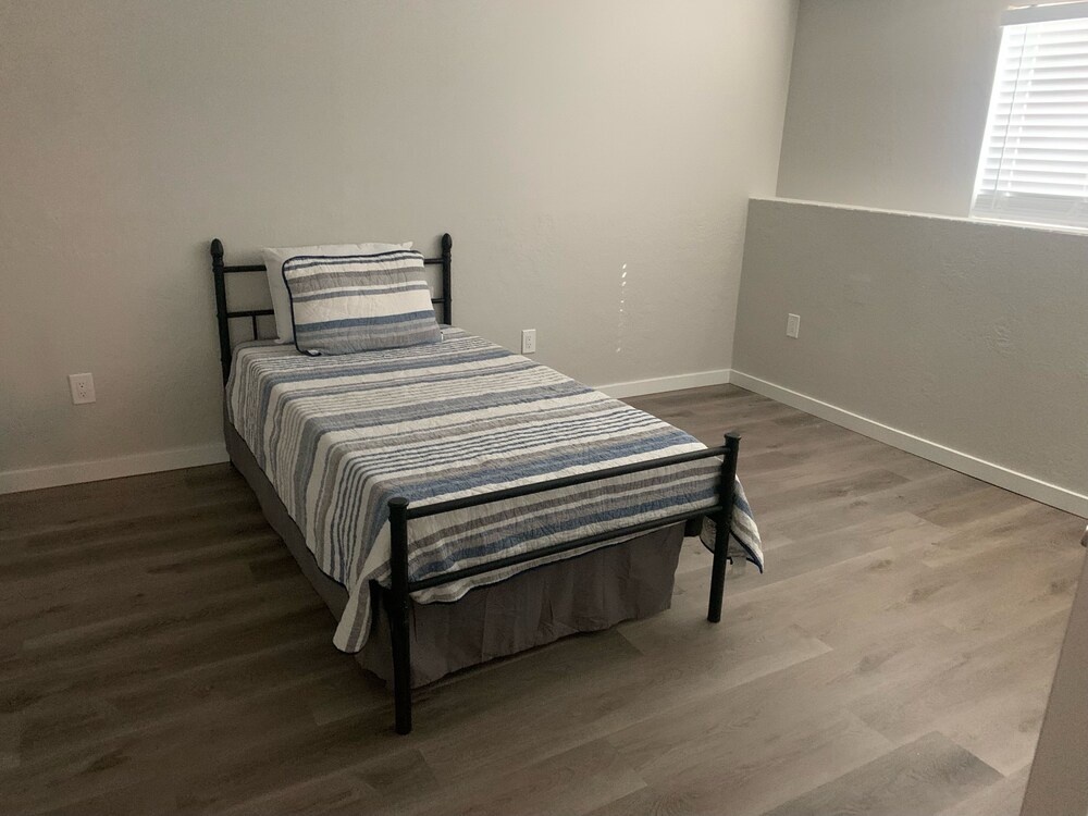 Entire Home Family/Kid/Pet Friendly Yard Happy Place! Riverton