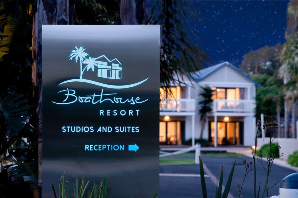 Boathouse Resort Studios & Suites Reviews, Photos & Rates