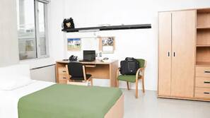 Desk, iron/ironing board, free WiFi, linens