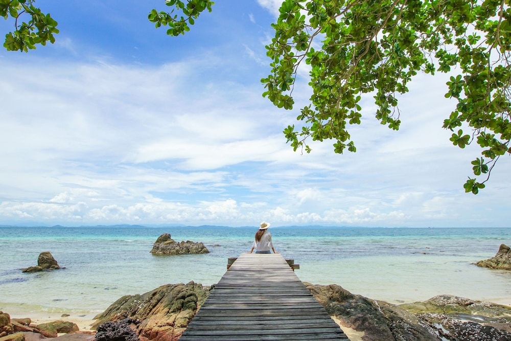 Koh Munnork Private Island by Epikurean Lifestyle, เกาะมันนอก, THA | AirAsiaGo
