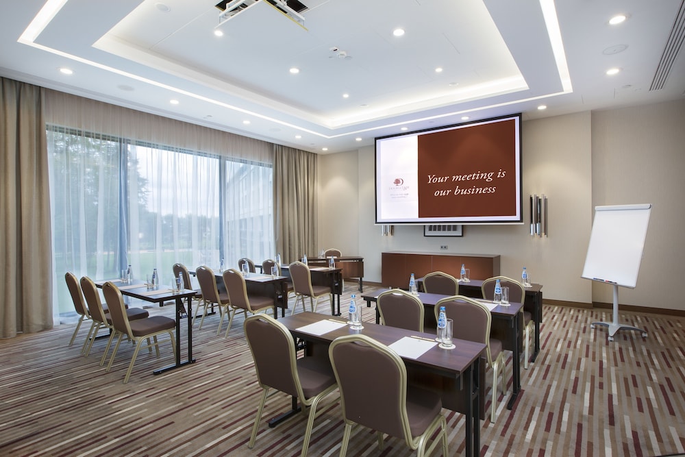 Doubletree By Hilton Hotel Conference Centre Warsaw In Warsaw Hotel Rates Reviews On Orbitz