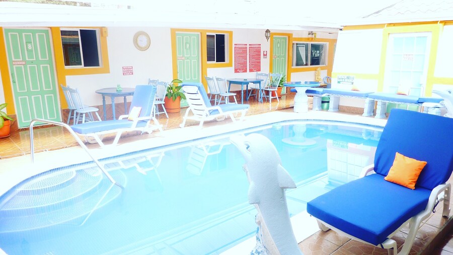 Hotel Ivania's