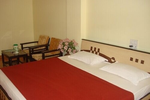 Atlanta Beach Resort Calangute 2018 Hotel Prices Expedia Co In Atlanta Beach Resort 3 0 Out Of 5 Outdoor Dining Featured Image Guestroom
