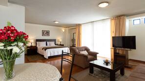 In-room safe, individually decorated, individually furnished, desk