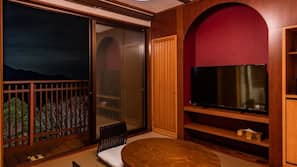 7 bedrooms, premium bedding, down comforters, pillowtop beds