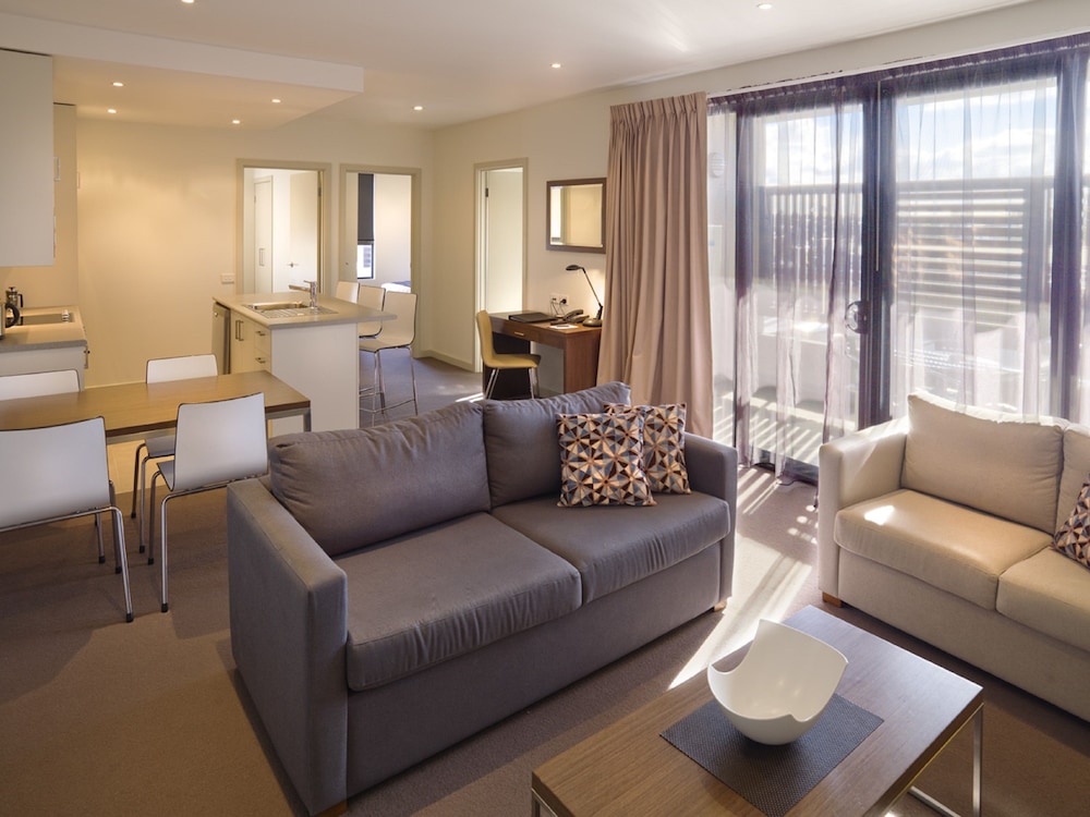 Quest Glen Waverley