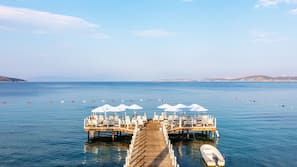 Private beach, water skiing, beach volleyball, beach bar