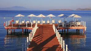 Private beach, water skiing, beach volleyball, beach bar